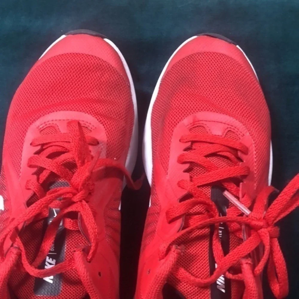 Nike‎ 7 youth red tennis shoes downshifter D103